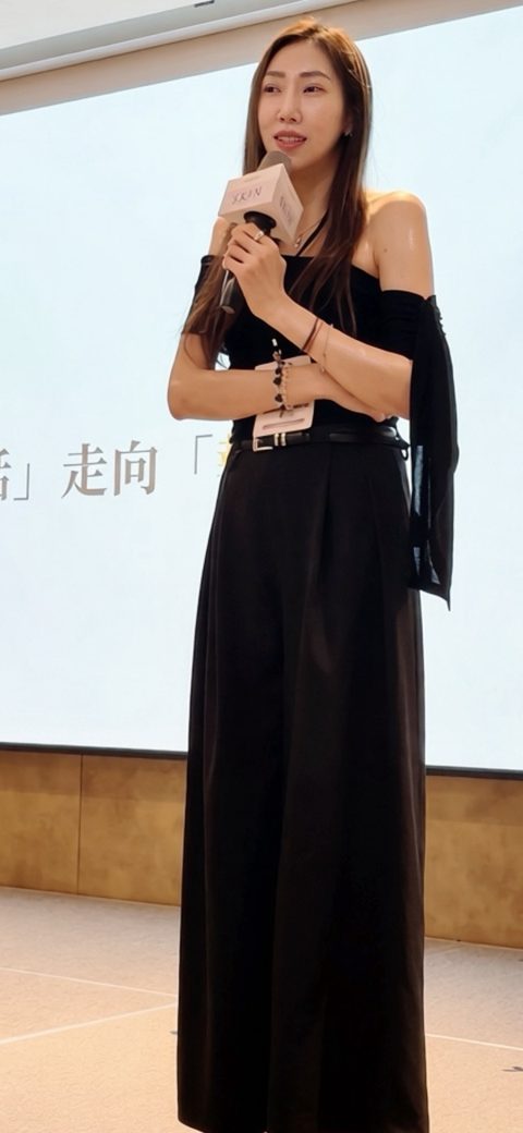 Summer黃郁茜演講照